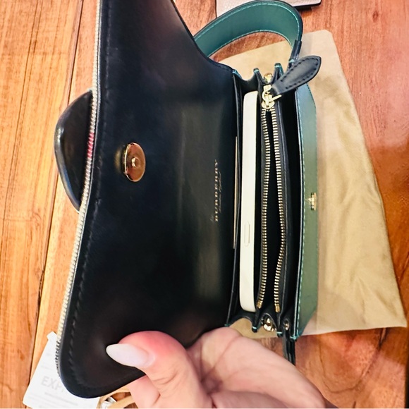 Burberry sling bag - Picture 11 of 13